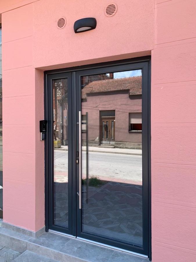 Pink House Apartments Jagodina Exteriör bild