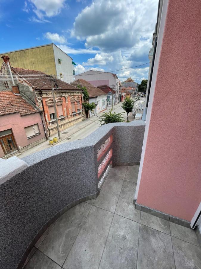 Pink House Apartments Jagodina Exteriör bild